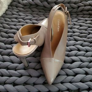 Calvin Klein size 5 v cut high heels